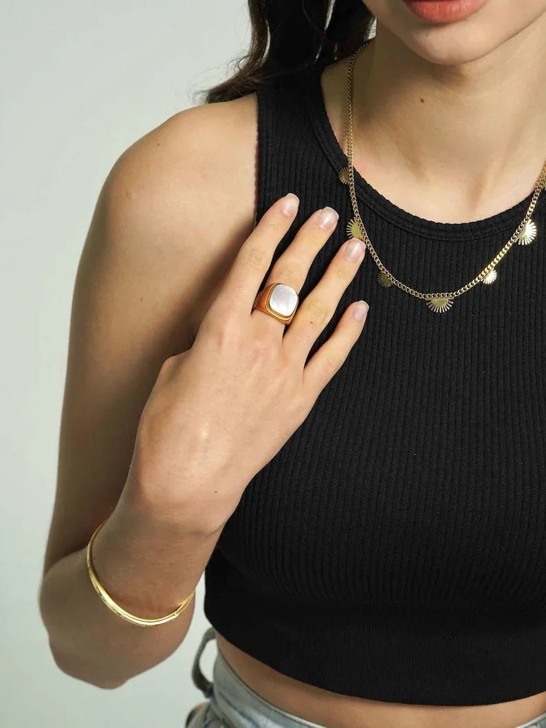 18K Mother Of Pearl Ring - Camillaboutiqueshop