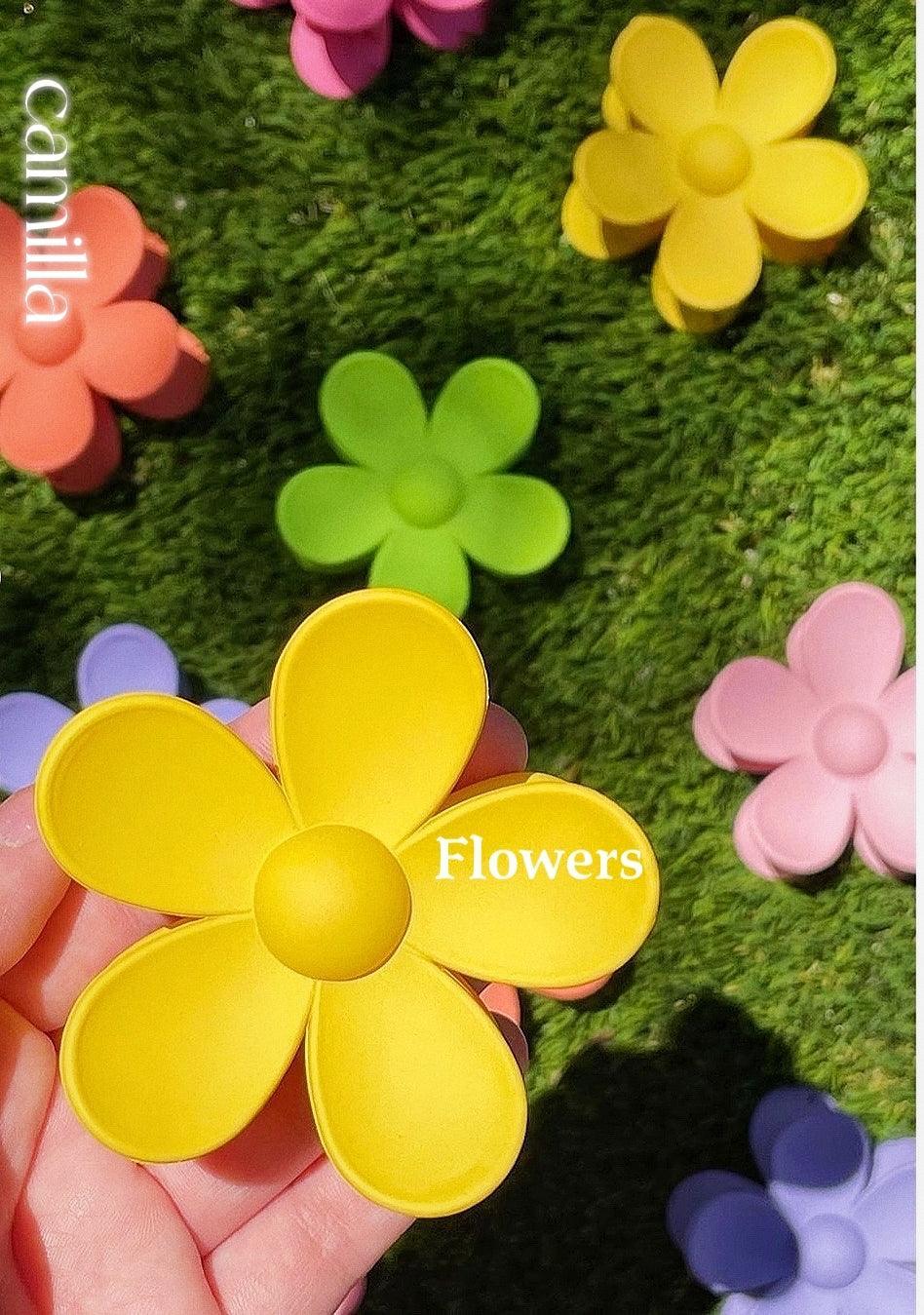 Daisy Flower Hair Clip - Camillaboutiqueco camillaboutiqueshop.com