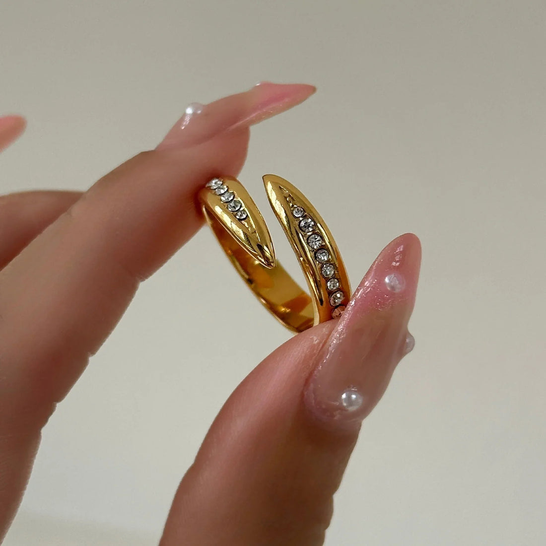 EMBRACE RING - Camillaboutiqueshop
