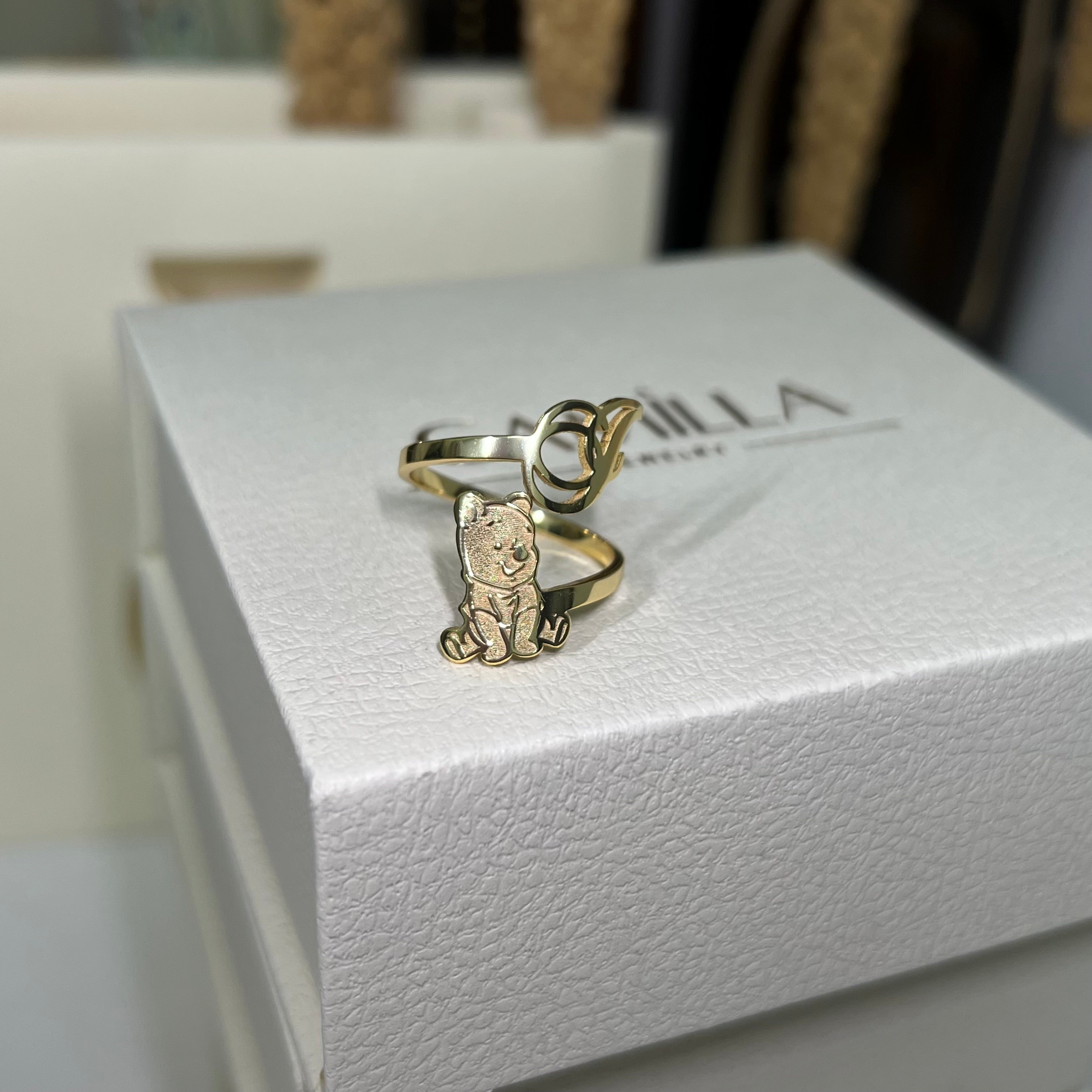 Custom Winnie Initial Ring -camillaboutiqueshop