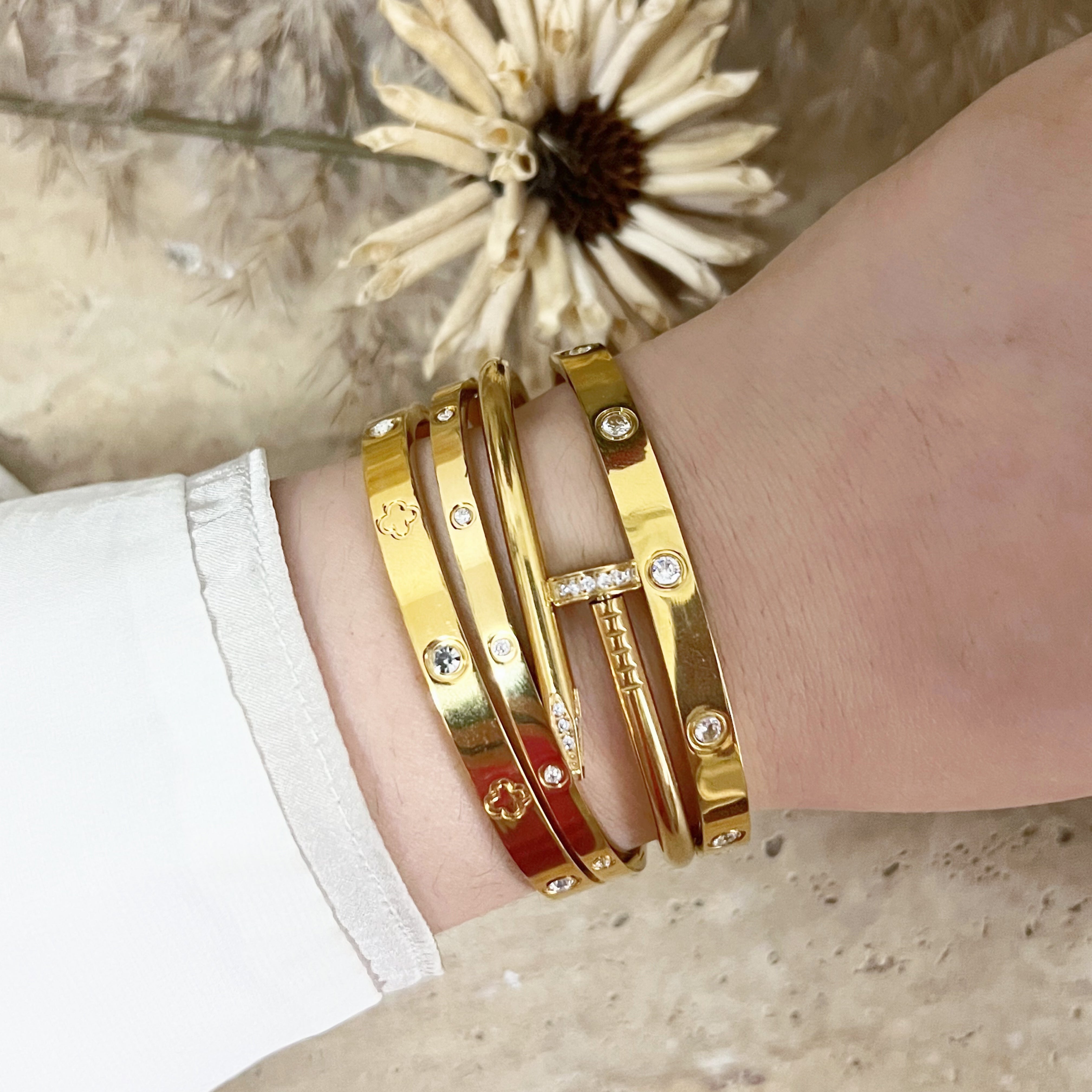KLARA || Thin Bangle with Zirconia Stones 4mm