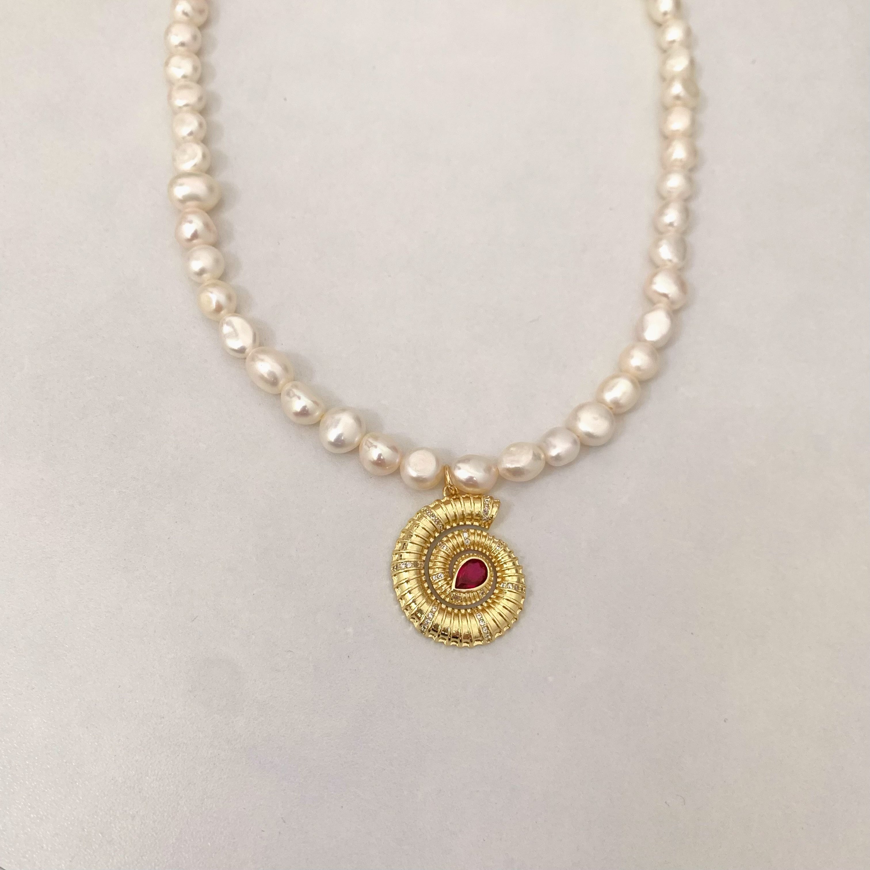 Sae Shell Pearl Necklace