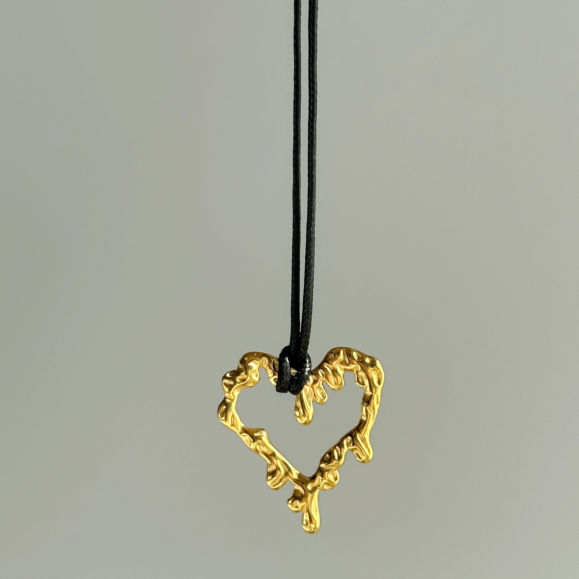 TINA HEART NECKLACE