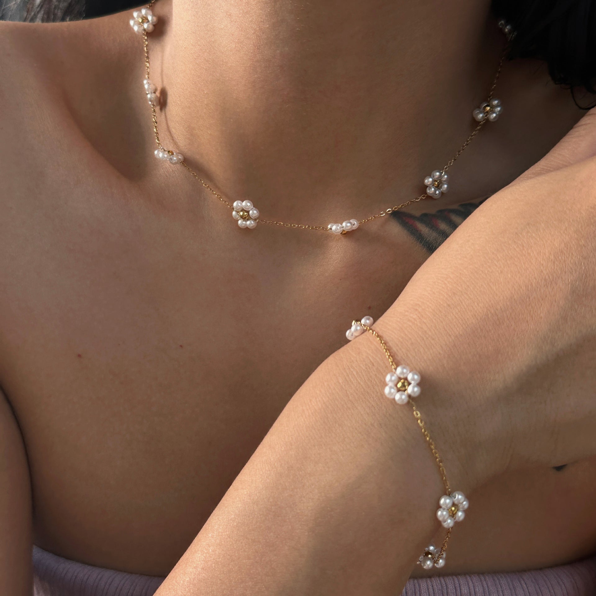 FLOURISH NECKLACE