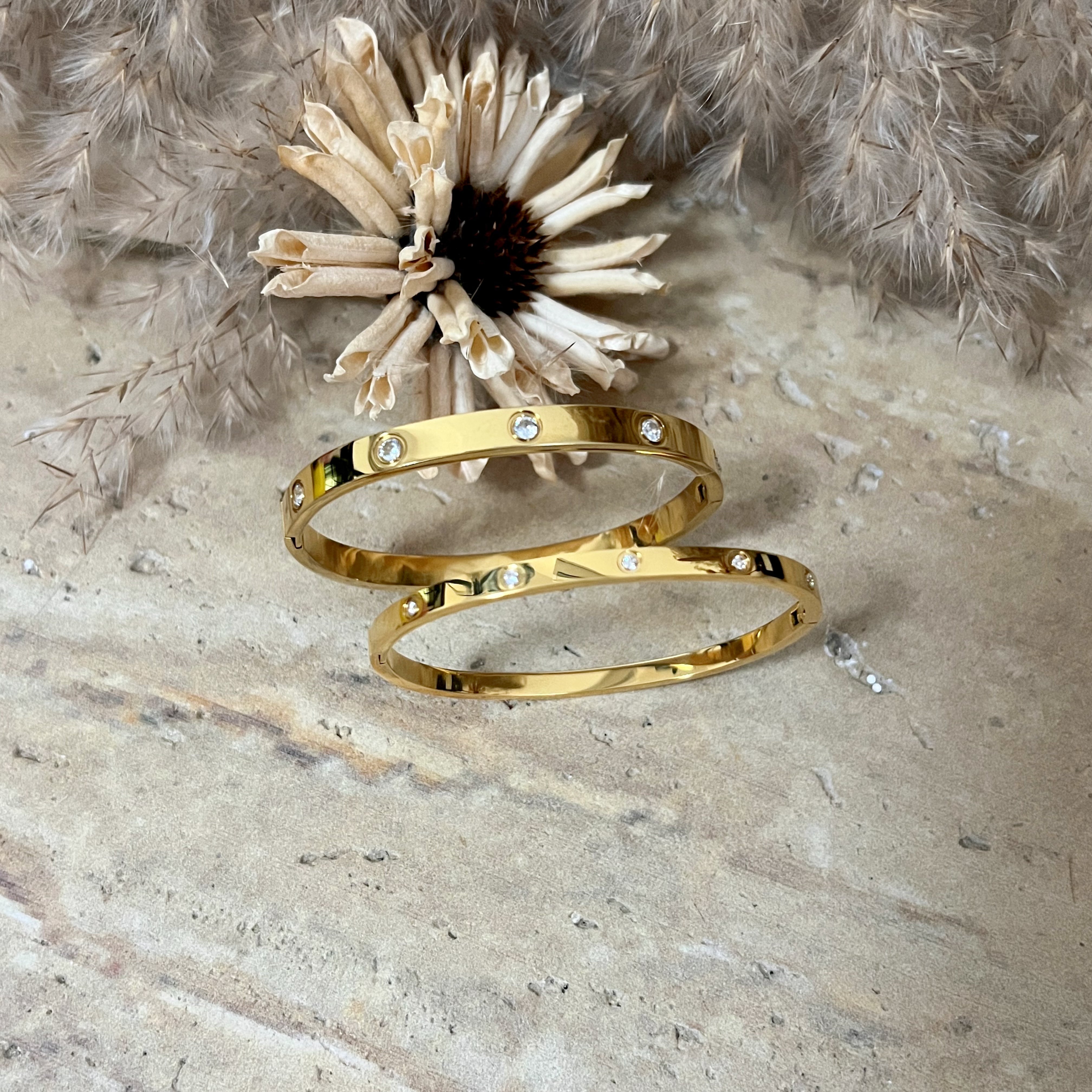 KLARA || Thin Bangle with Zirconia Stones 4mm