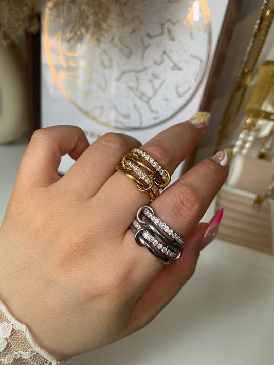 Hailey Interlocking Ring Stack