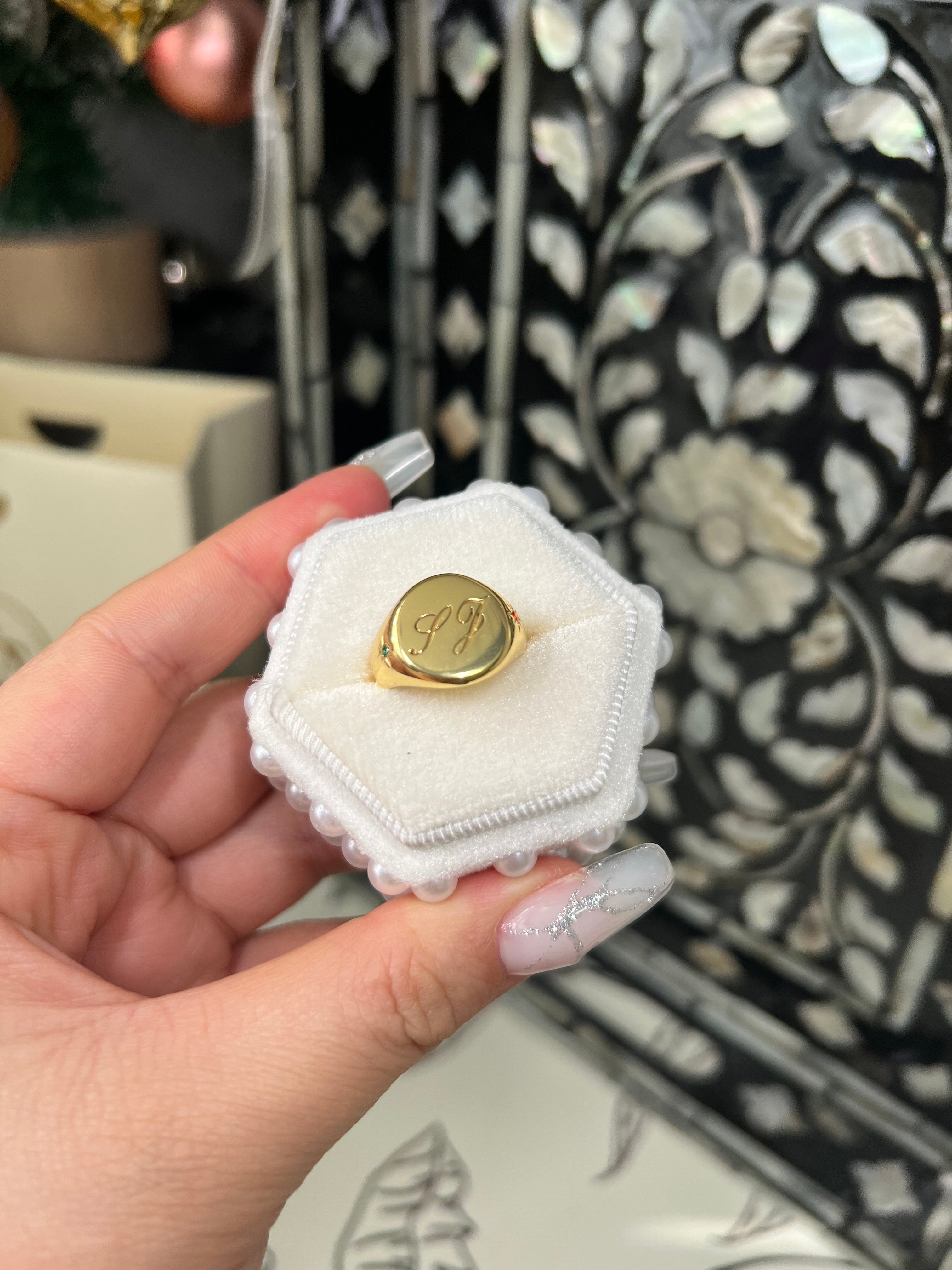 Custom Signet Pinky Ring -camillaboutiqueshop