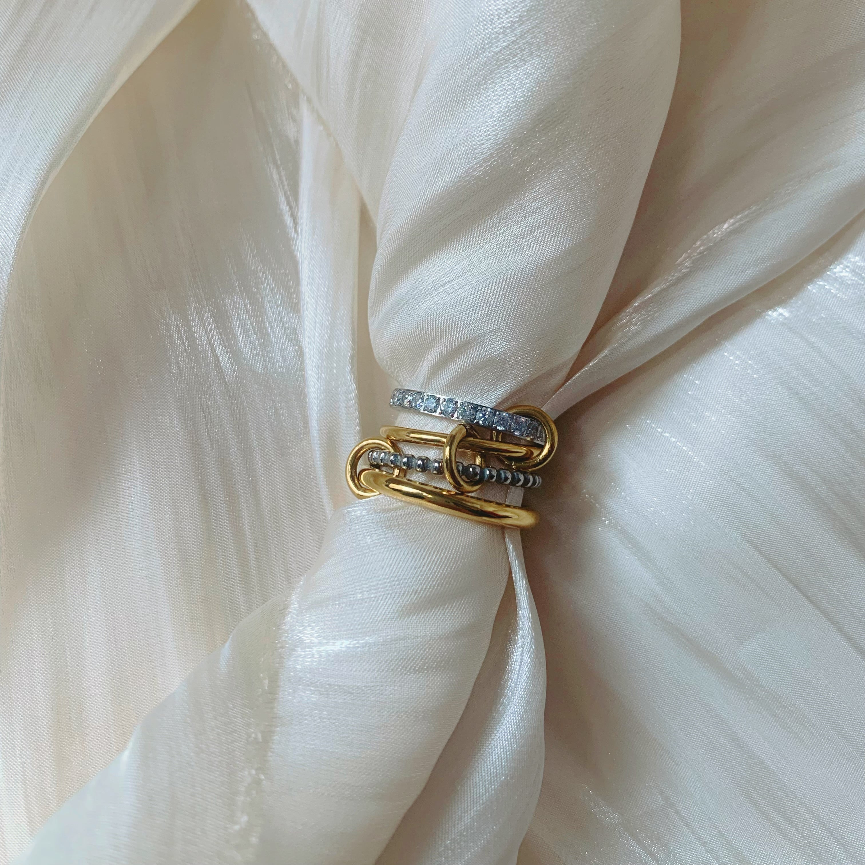 Sia Interlock Stacking Ring