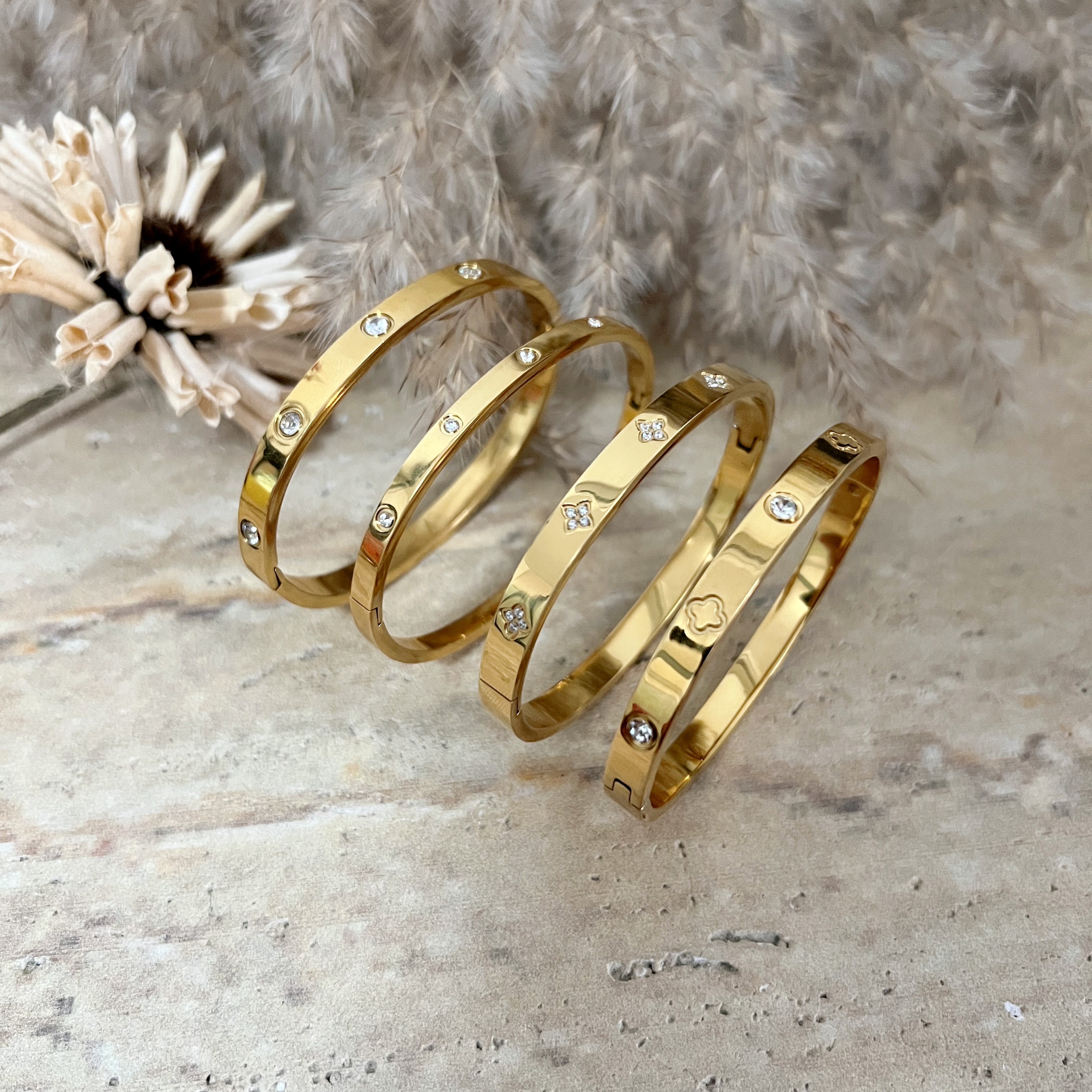 KLARA || Thick Bangle with Zirconia Stones 6mm