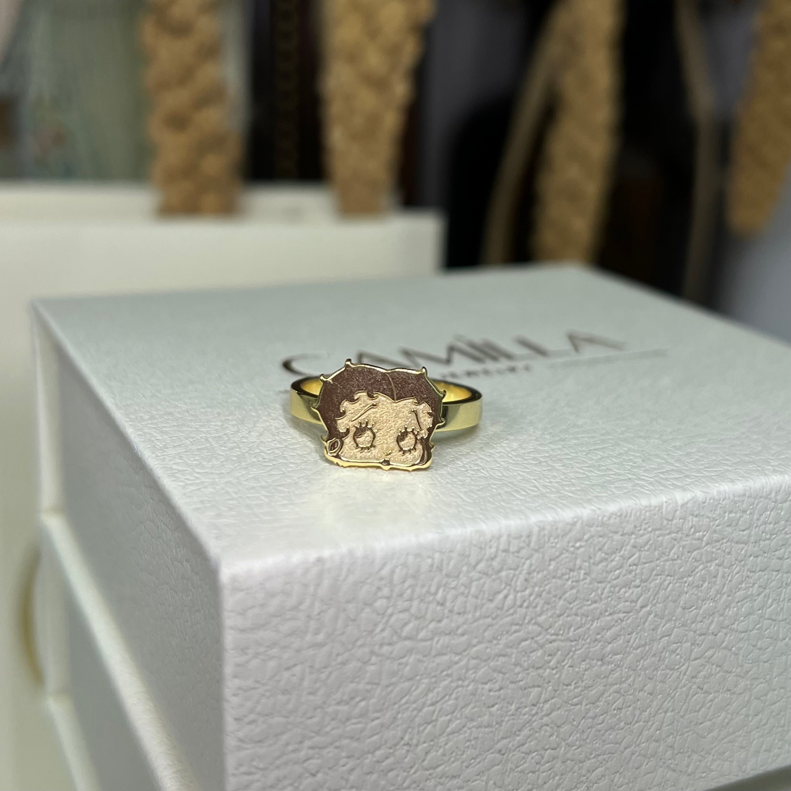 Custom Betty Face Ring -camillaboutiqueshop