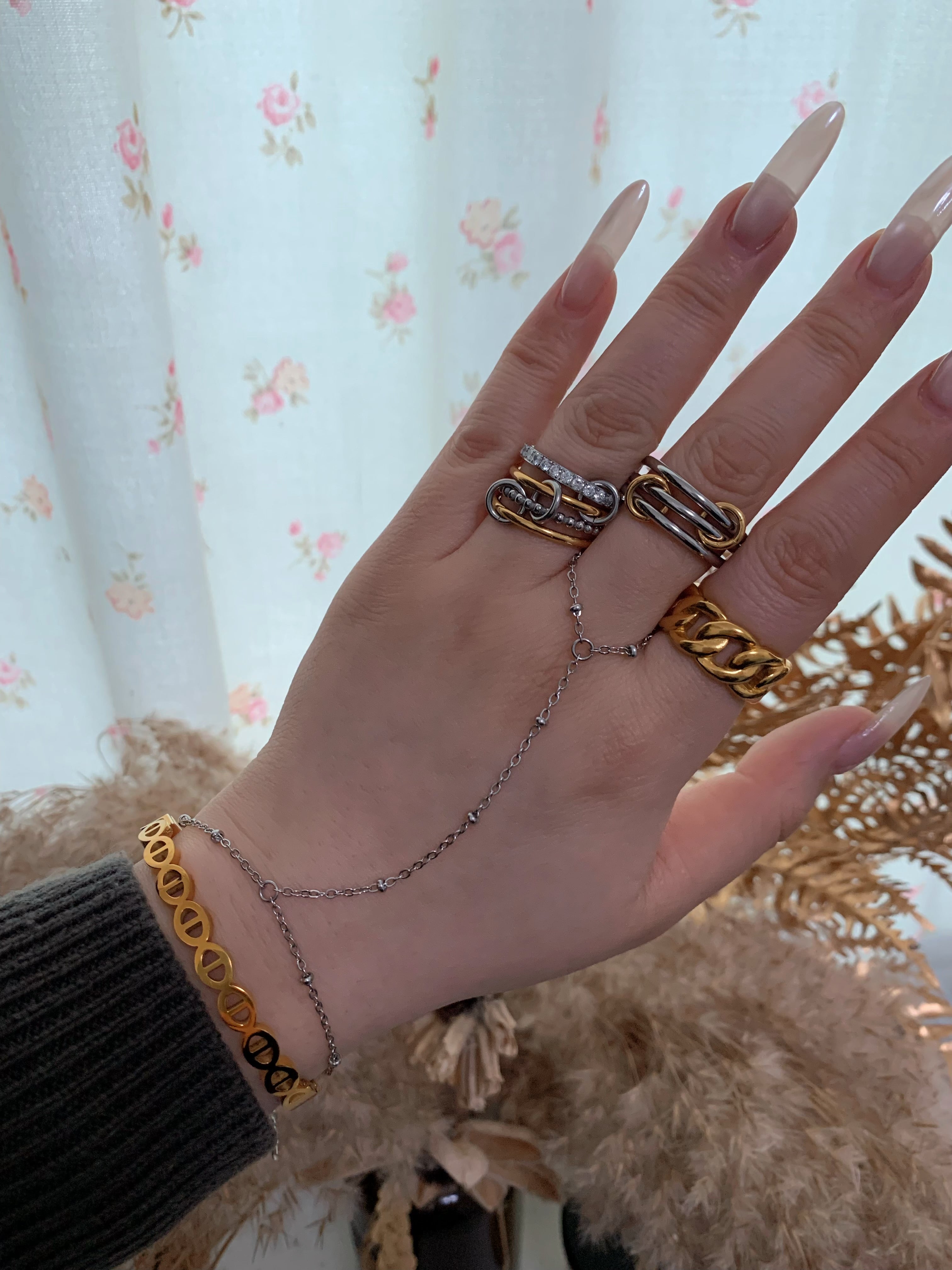 Nova Hand Chain Bracelet - camillaboutiqueshop