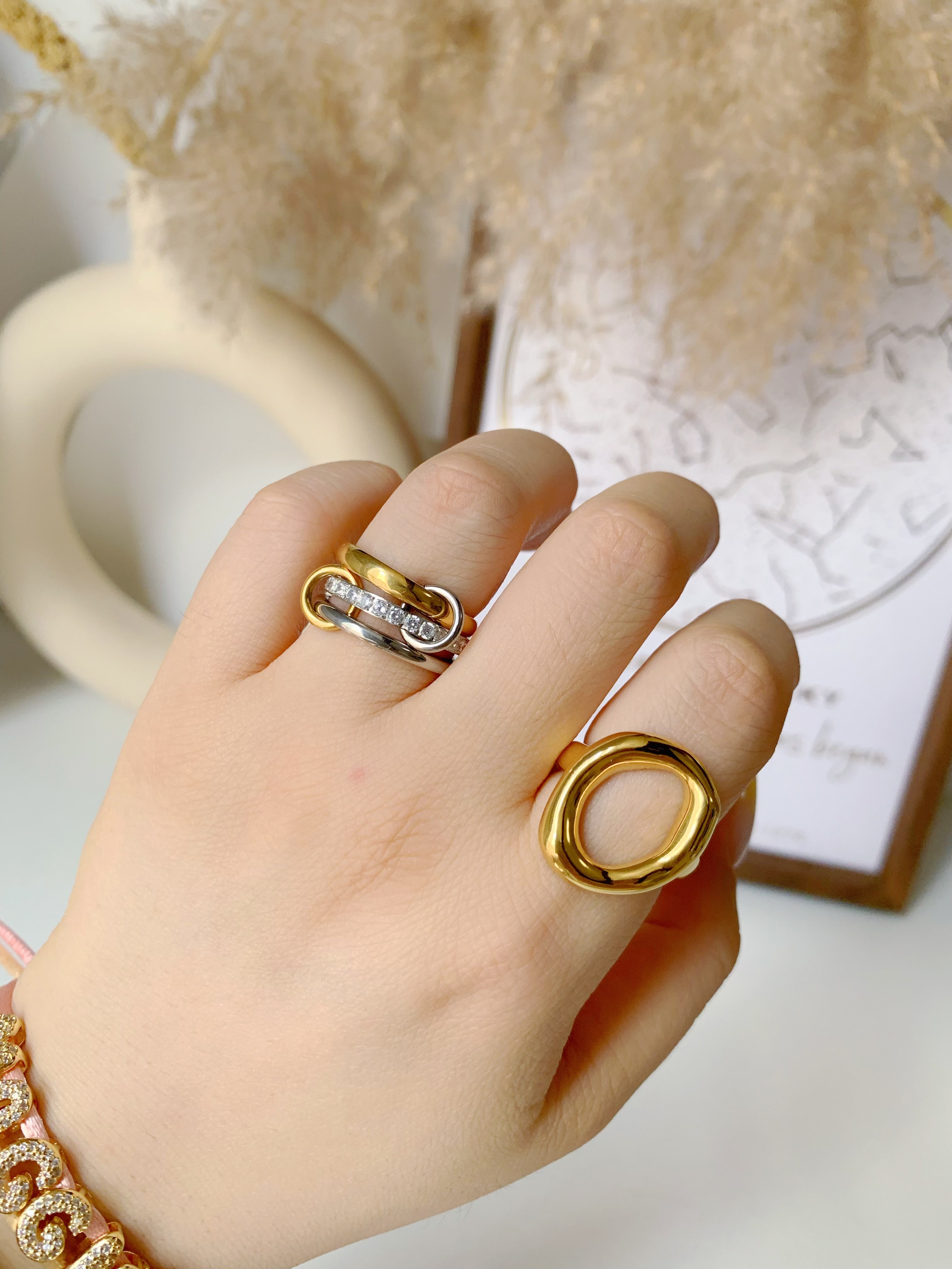 Ella Interlock Stacking Ring - camillaboutiqueshop