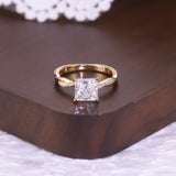 TWIST PRINCESS CUT MOISSANITE RING