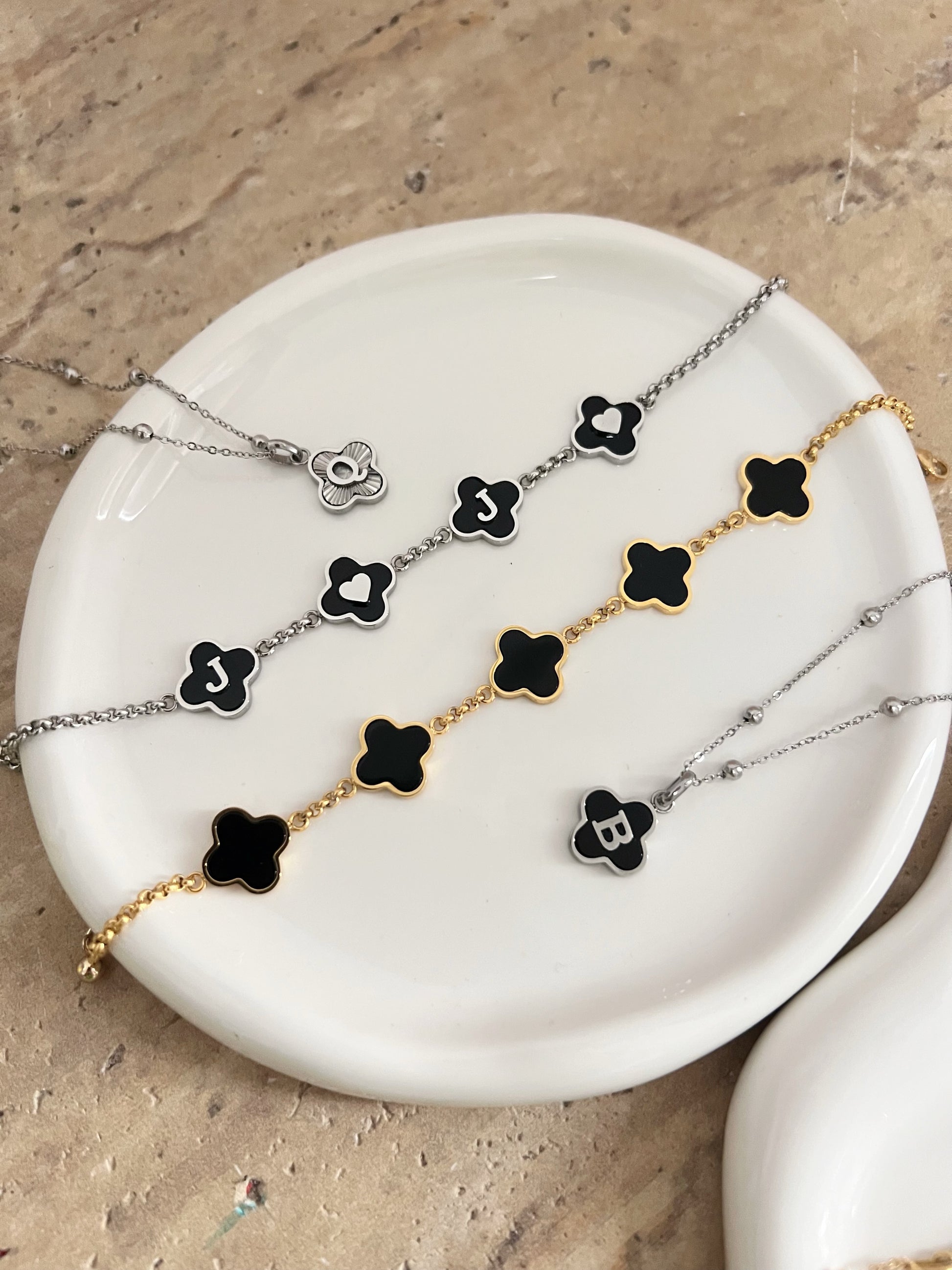 Black Onyx Clover Custom Name Bracelet - Camillaboutiqueshop