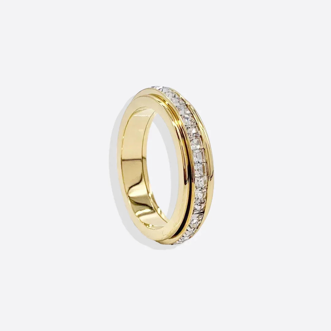 Crystal Statement Spinning Fidget Ring - Camillaboutiqueshop