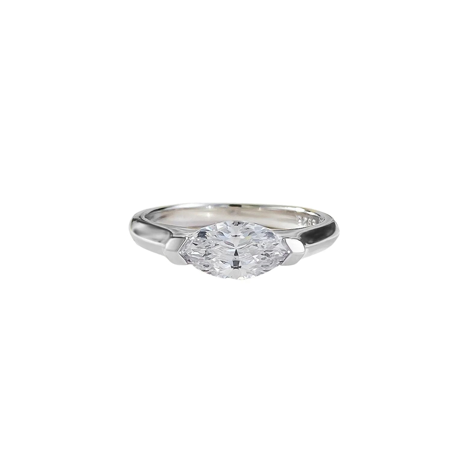East West Marquise Cut Solitaire Ring - Camillaboutiqueshop