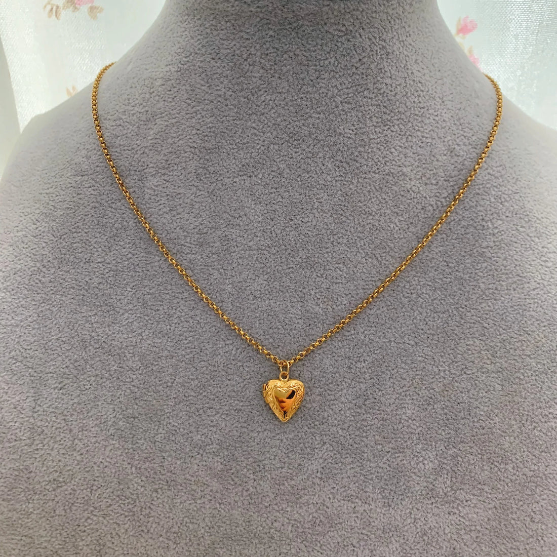 Heart Mini Initial Locket Necklace - Camillaboutiqueshop