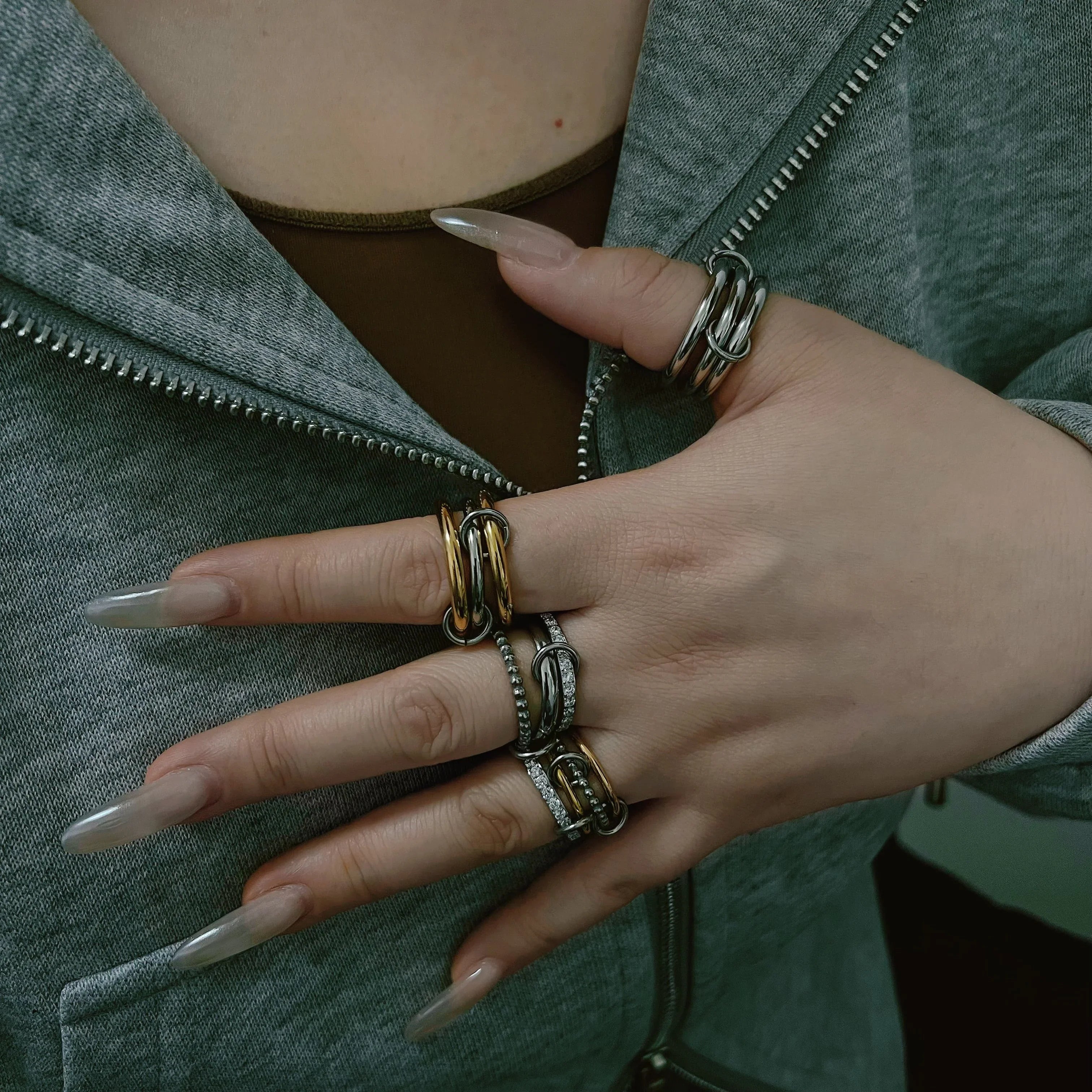 Mia Spinner Stackable Ring - Camillaboutiqueshop