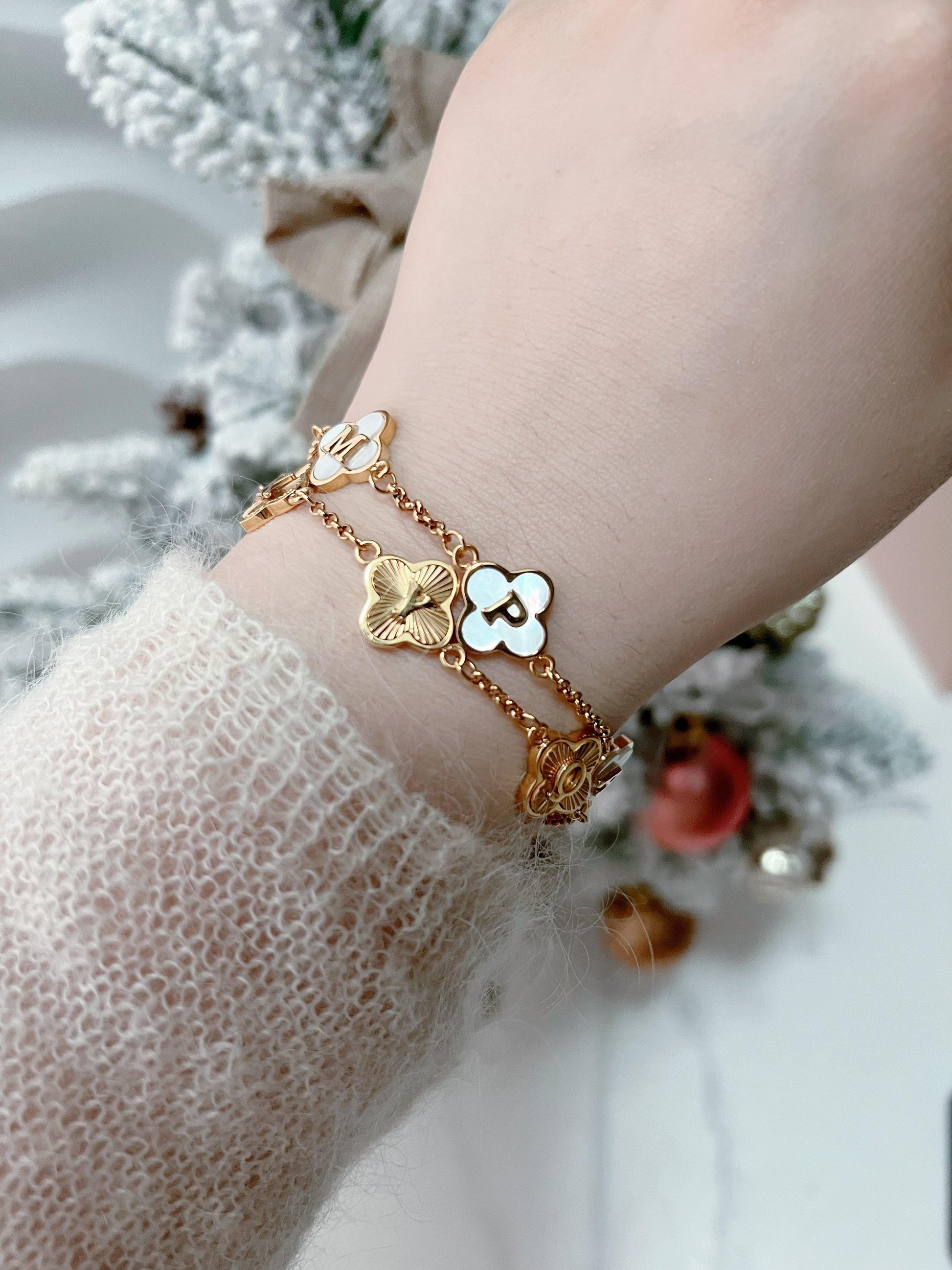Mother Of Pearl & Textured Custom Name Clover Bracelet - Camillaboutiqueshop