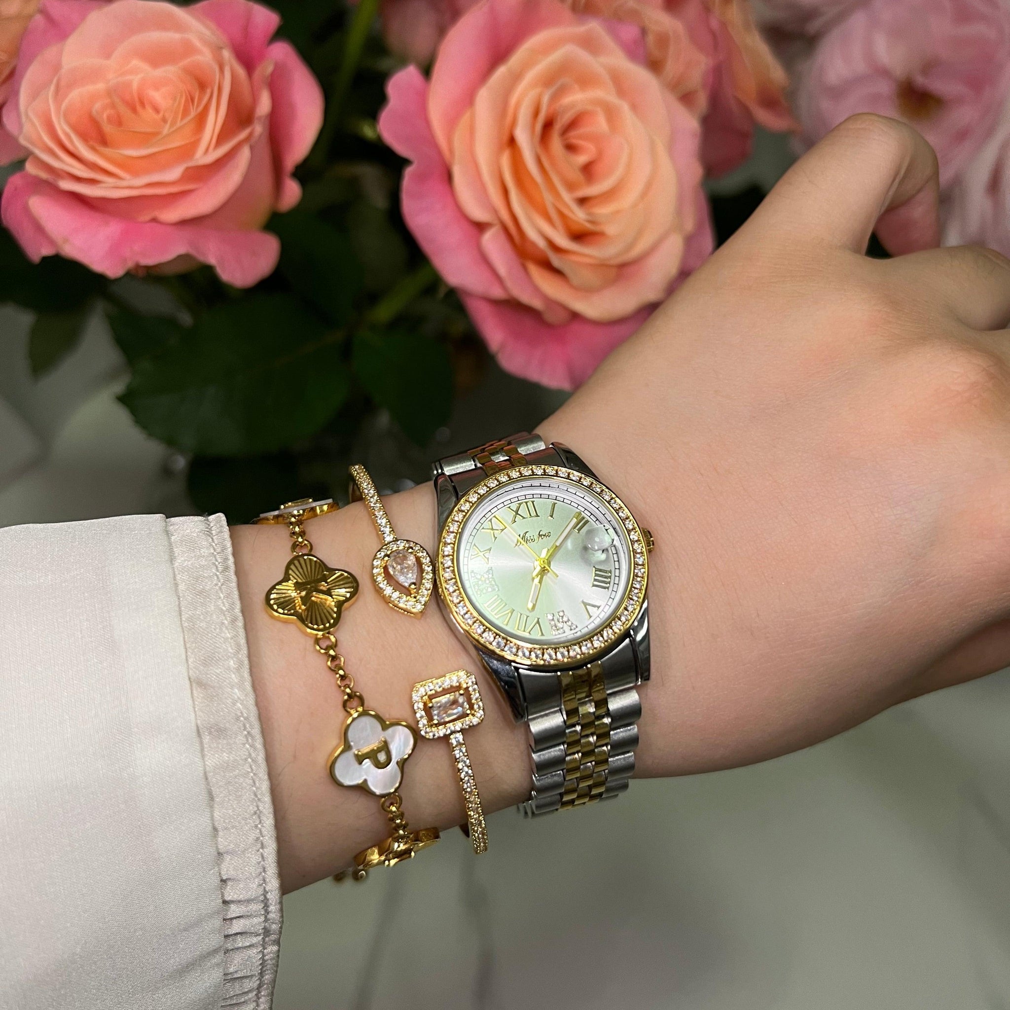 Mother Of Pearl & Textured Custom Name Clover Bracelet - Camillaboutiqueshop