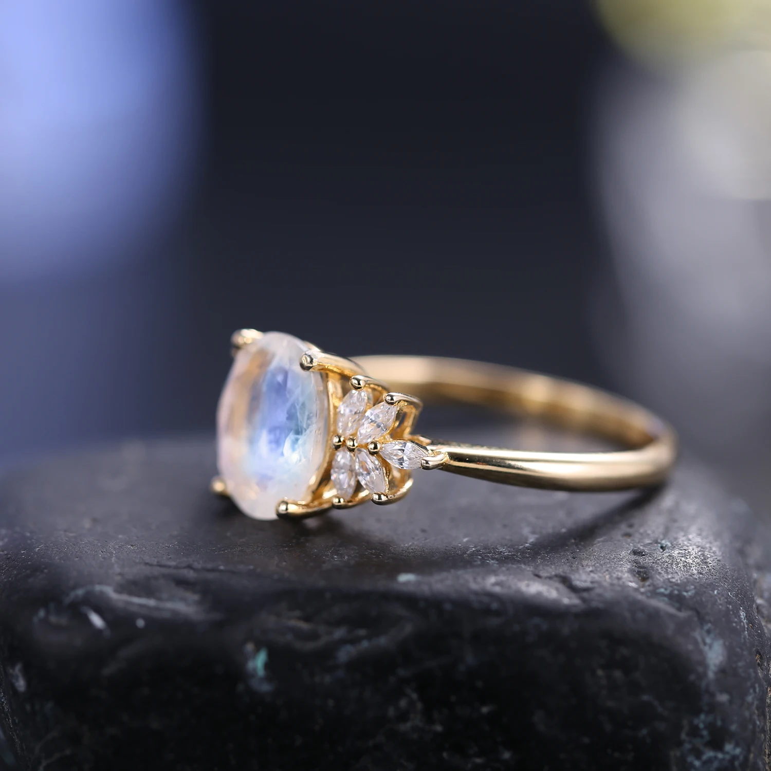 Oval Cluster Moonstone Engagement Ring - Camillaboutiqueshop