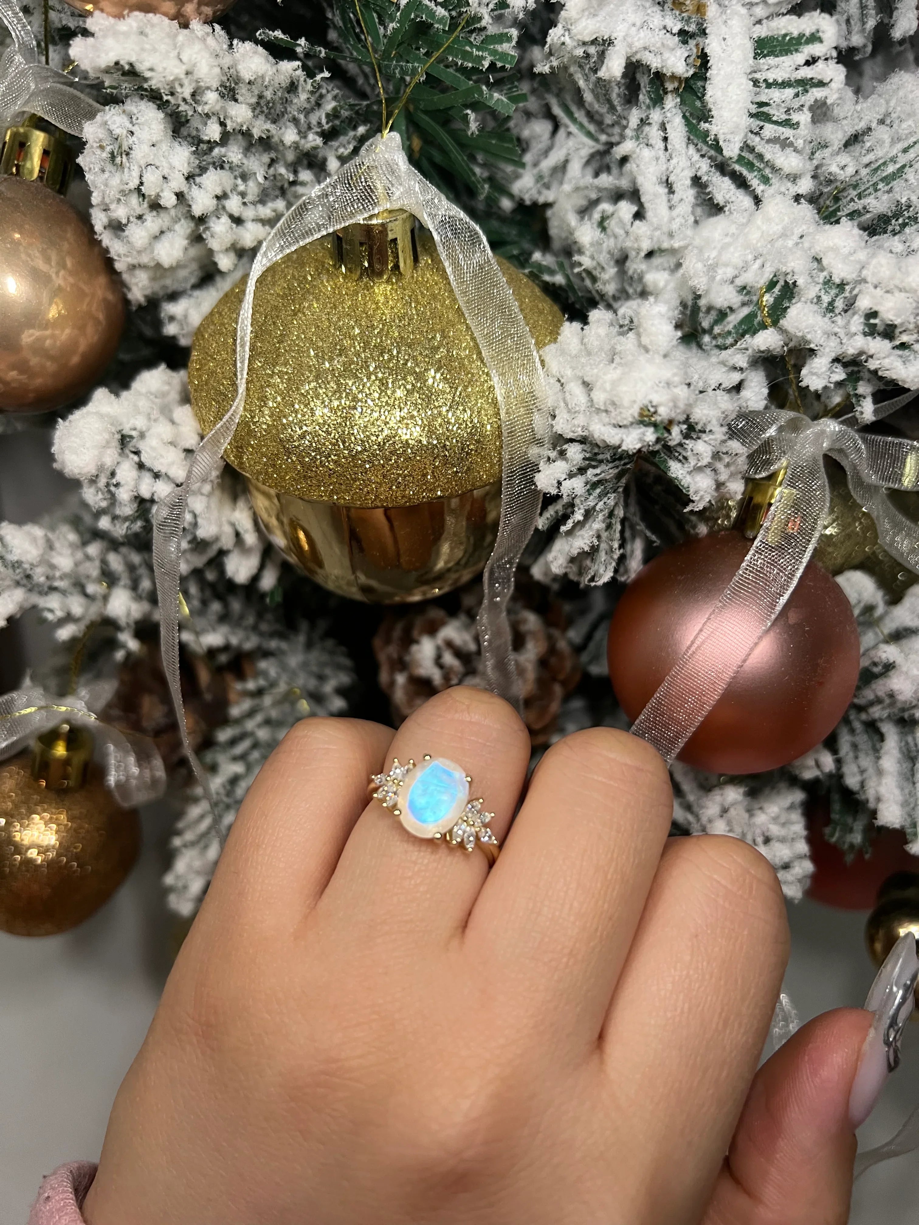 Oval Cluster Moonstone Ring - camillaboutiqueshop
