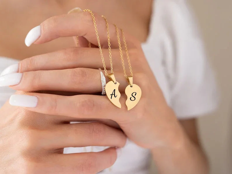Personalised Best Friends Heart Necklaces - Couples Necklaces - Camillaboutiqueshop