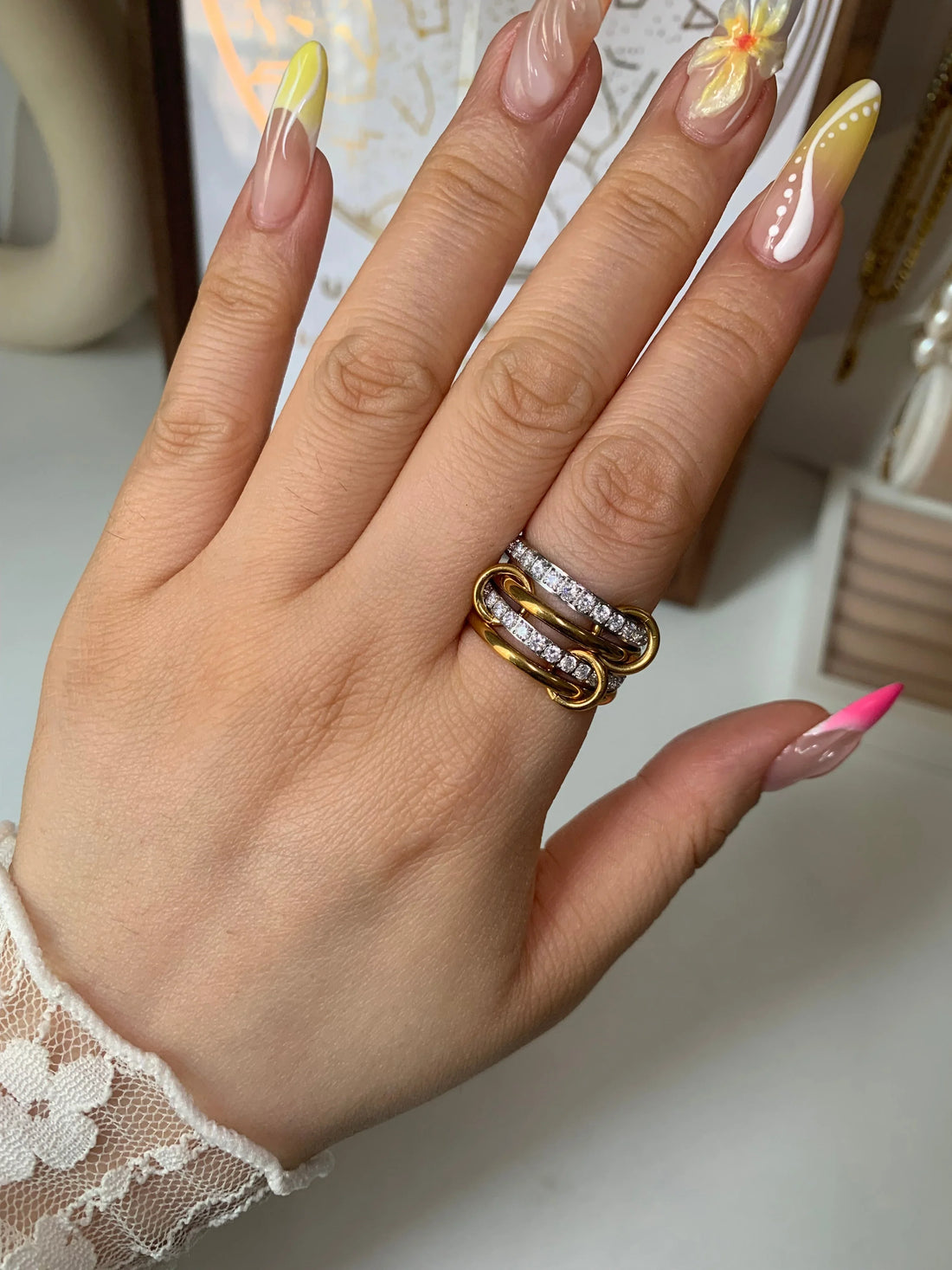 Roxy Interlock Stacking Ring - Camillaboutiqueshop
