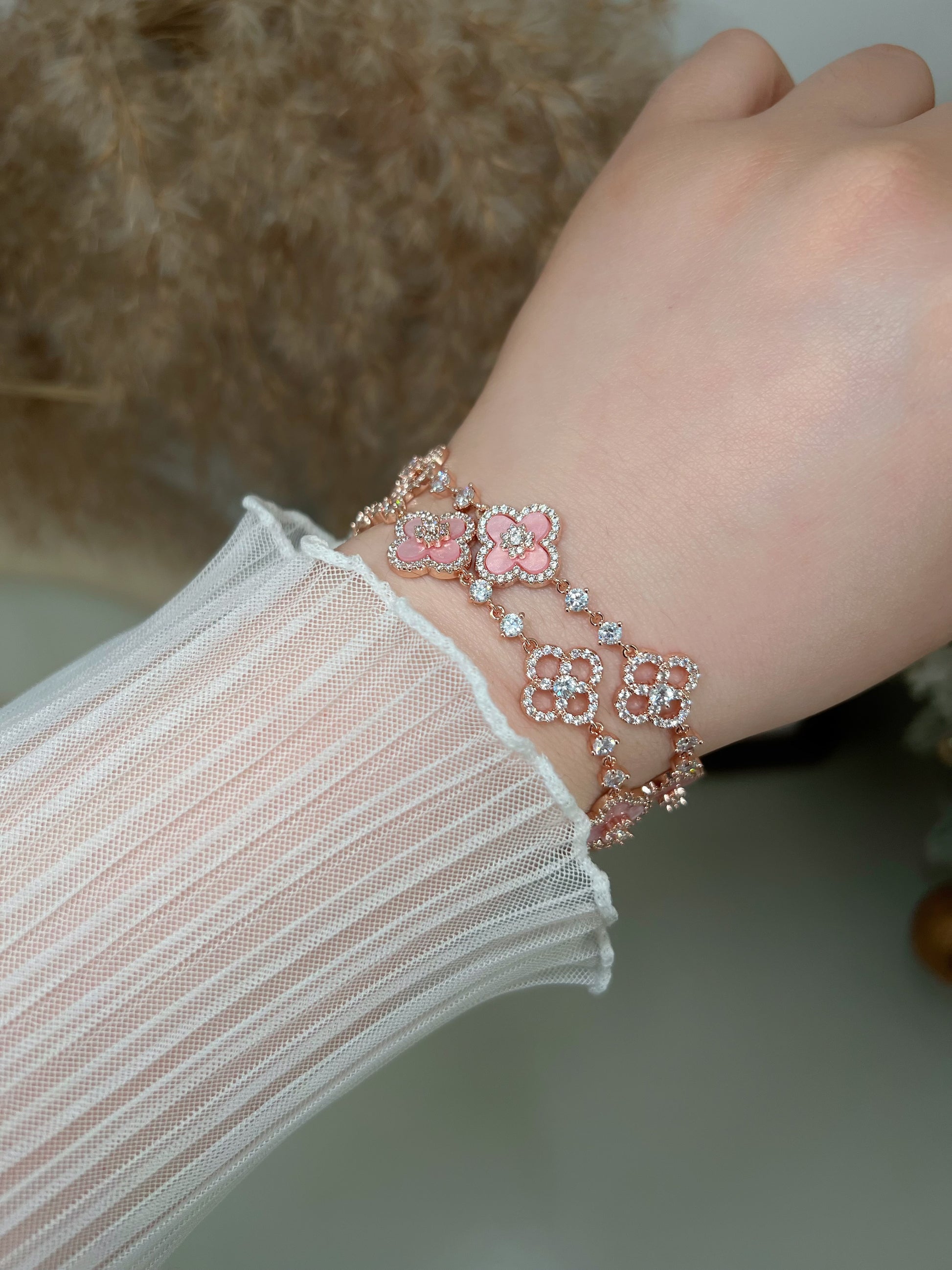 Sparkle Pink Clover Leaf Bracelet - Camillaboutiqueshop