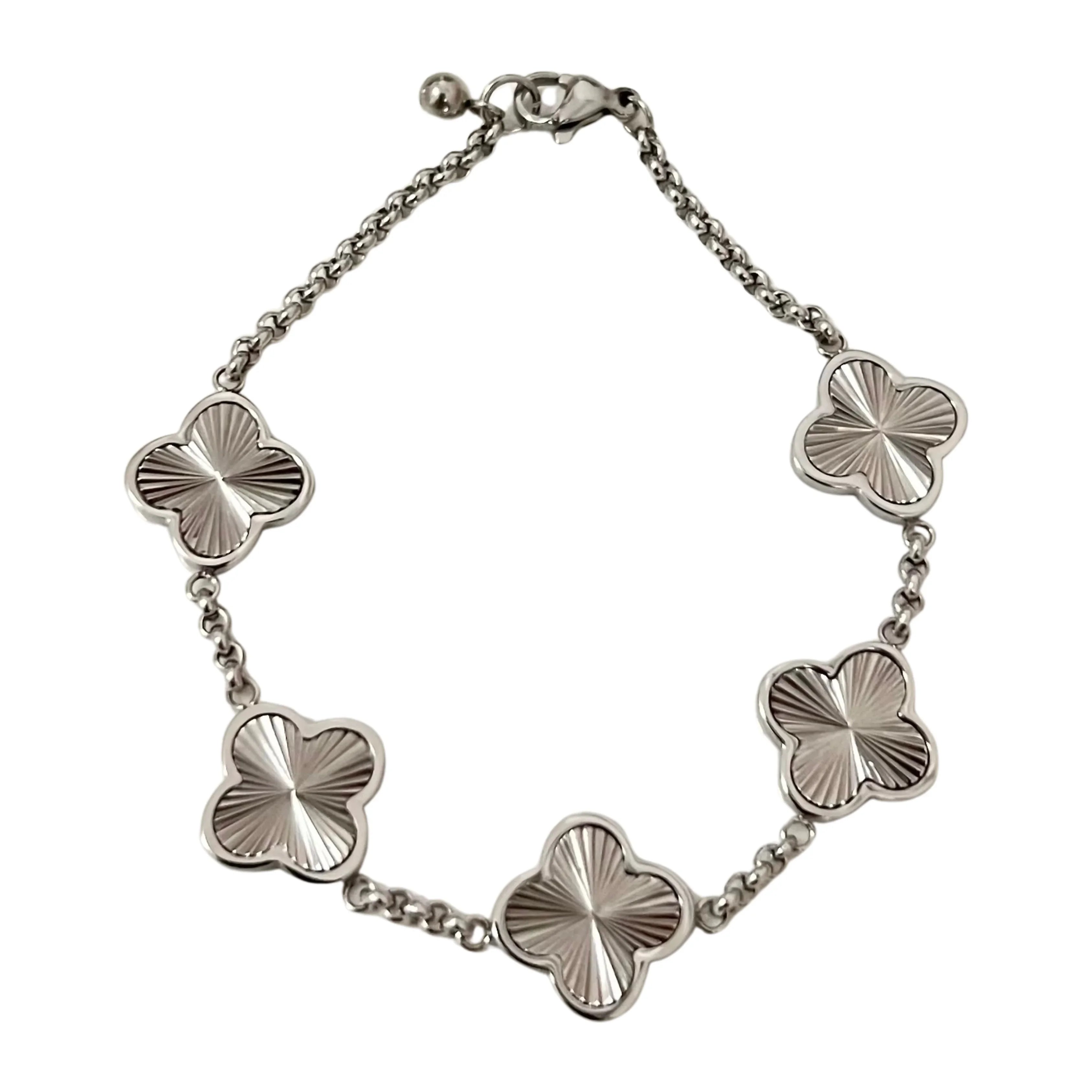 Textured Multi Clover Bracelet - camillaboutiqueshop